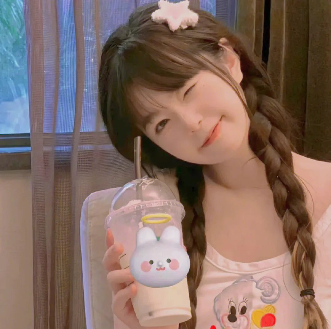 瓦莱莉和她的奇迹一周